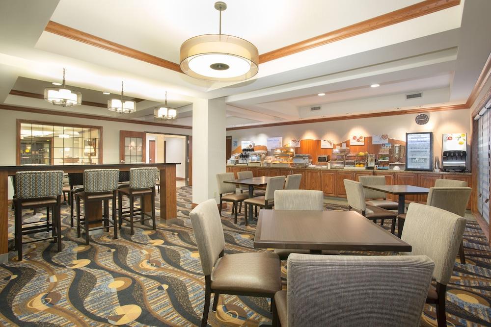 Express & Us 81 By Ihg Concordia