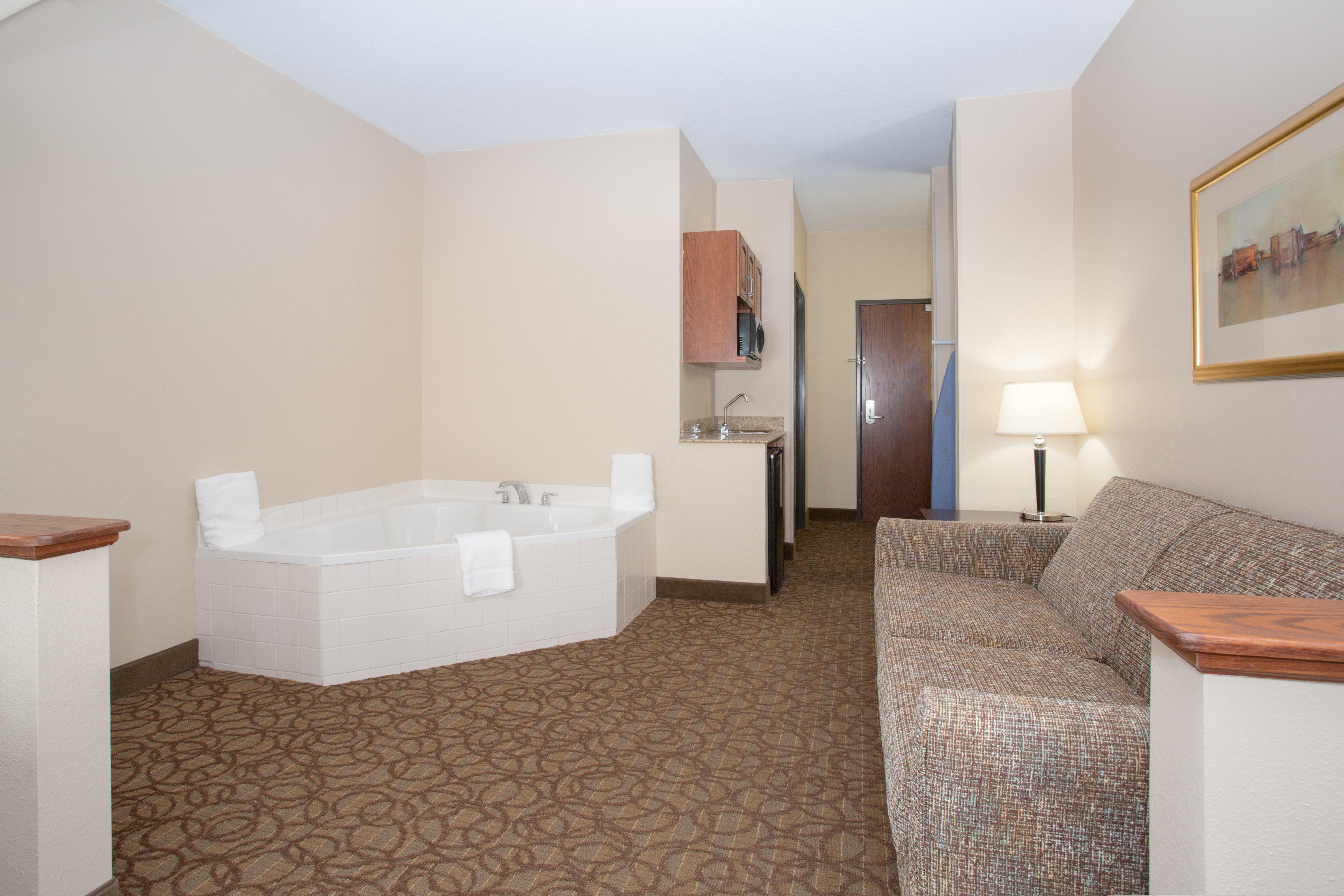 Express & Us 81 By Ihg 2*